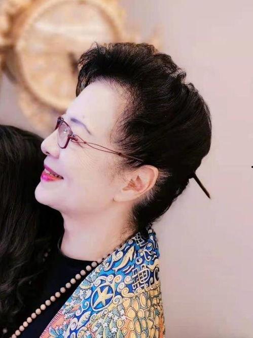 方余照片明星,光影流转，星辉熠熠