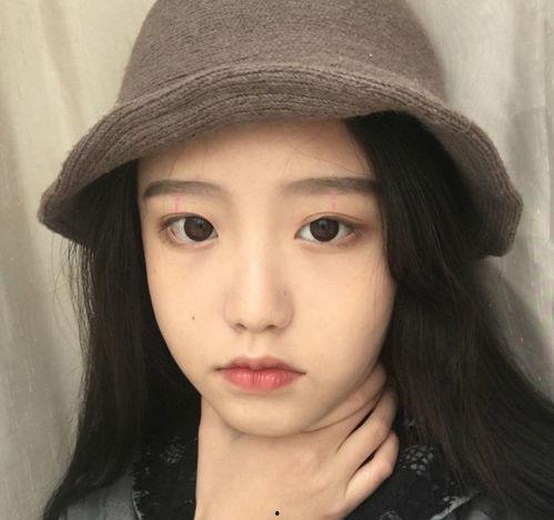 大眼睛的网红,网络红人的崛起与影响力