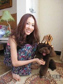 弦子和方炯镔生活照,生活照中的甜蜜瞬间